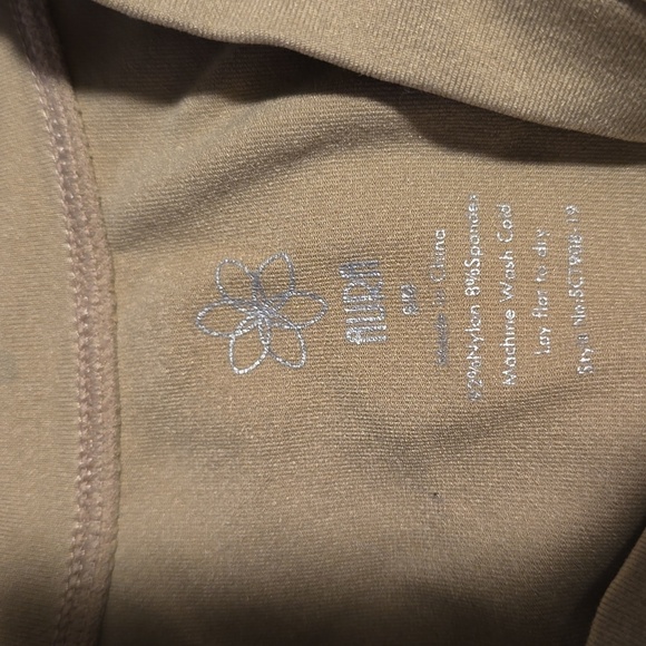 Aura Tank Top S/M - Picture 2 of 2